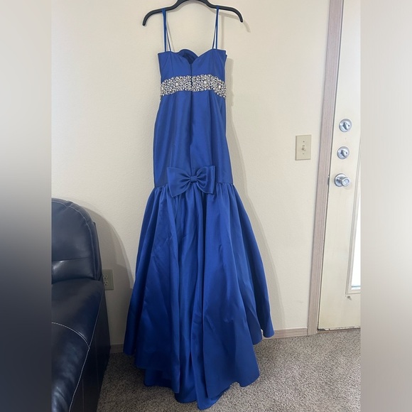 Mac Duggal Cassandra Stone Blue Silver Belteded Gem Design Size 4 Formal Dress - Picture 3 of 10